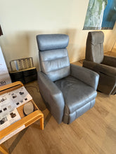 Load image into Gallery viewer, Viking rocking recliner