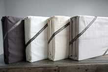 Load image into Gallery viewer, Bamboo and egyptian cotton sheet set