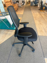 Load image into Gallery viewer, EXCESS INVENTORY Centric ergonomic chair
