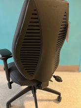 Load image into Gallery viewer, AirCentric ergonomic chair
