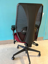 Load image into Gallery viewer, TCentric Hybrid ergonomic chair
